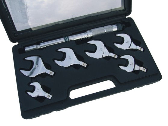 Set of wrenches with dynamometer 10-75 Nm